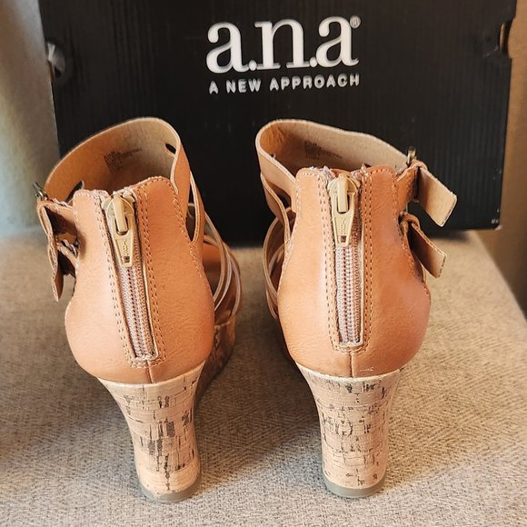 a.n.a. Molly Tan Wedge Sandals Size 8.5 M - Picture 3 of 3